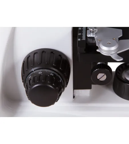 Тринокулярный микроскоп Levenhuk MED D10T LCD Digital