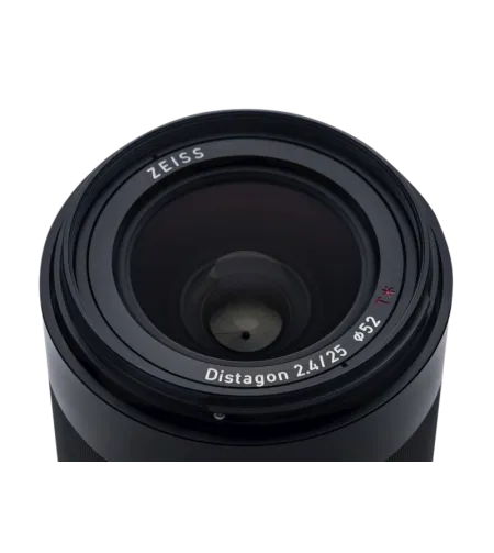 Zeiss Loxia 25mm f/2.4 Sony E